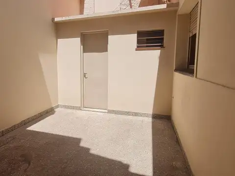 Depto Tipo Casa en Alquiler de 1 dormitorio