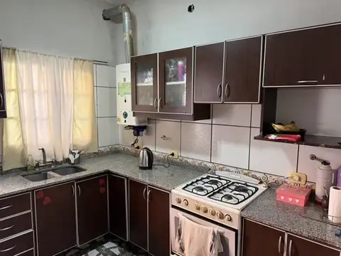 Casa 3 ambientes con 1 baño