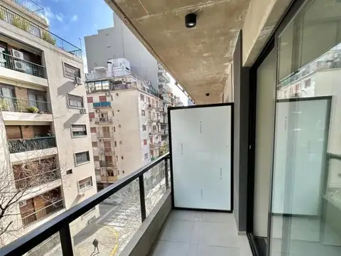 Excelente monoamb a estrenar con bcón al fte.