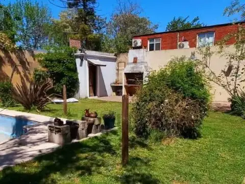 Venta Casa 4 amb Moreno con Pileta y Garage