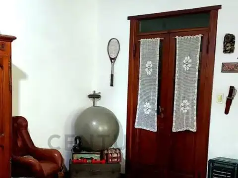 El Carpintero 400, Piso 0