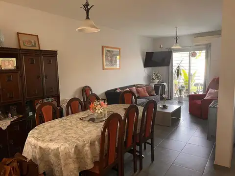 Depto Tipo Casa en Venta de 5 ambientes