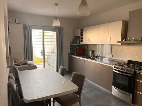 Depto Tipo Casa en Venta con 1 cocheras