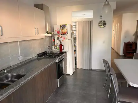Depto Tipo Casa 5 ambientes con 2 baños