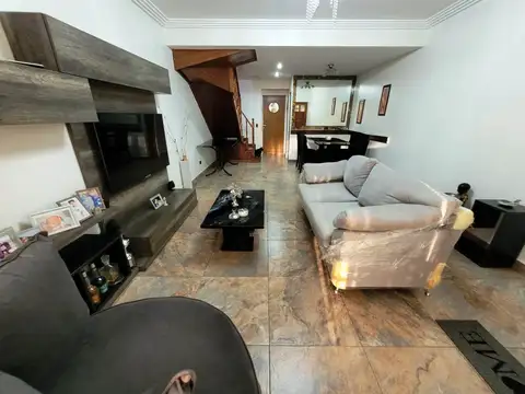 Depto Tipo Casa en Venta en Parque Chacabuco, USD 250.000