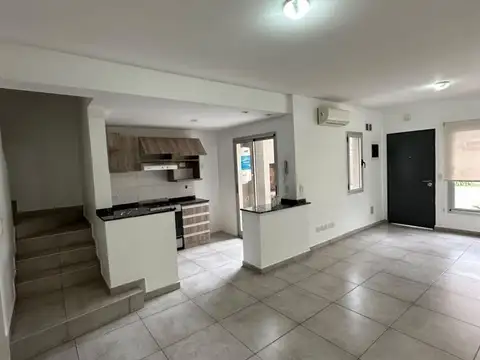 Casa en Alquiler en Bella Vista, $ 1.200.000