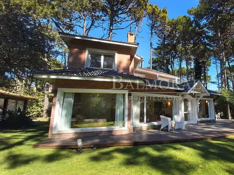 Casa en Alquiler - Zona Lasalle / REF: 8843