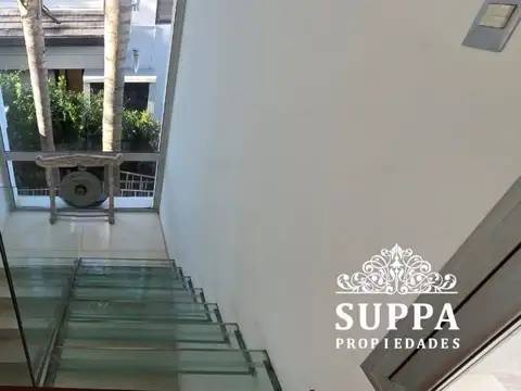 Casa 7 ambientes con 6 baños