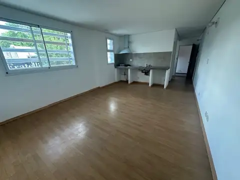 Caseros 1400, Piso 1