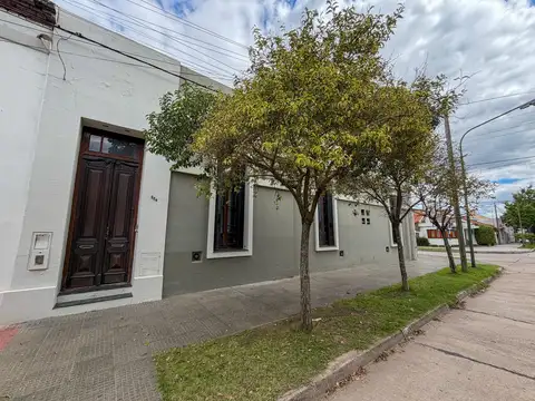 Propiedad de 3 habitaciones, cochera y patio