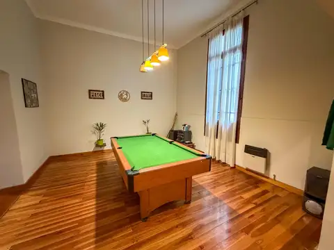 Propiedad de 3 habitaciones, cochera y patio