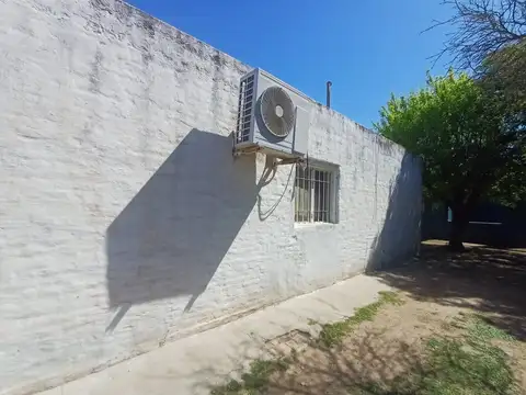 Casa 7 ambientes con 2 baños