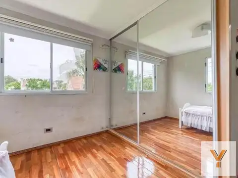 Casa en Venta con 4 cocheras