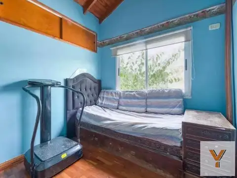 Casa 6 ambientes con 2 baños