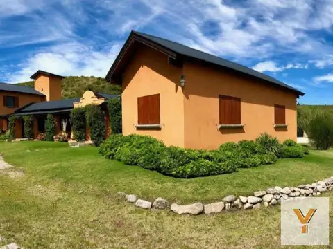 Chacra en venta - 4 Dormitorios 4 Baños - Cochera - 25.000Mts2 - Córdoba