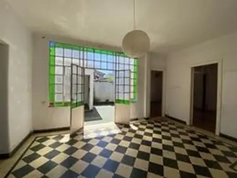 Hipolito Yrigoyen 100