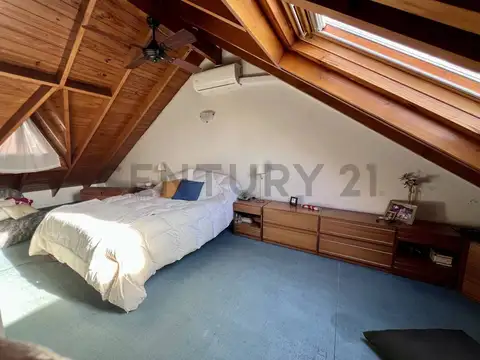 Impecable Dúplex con 2 Cocheras, Patio y Parrilla! Muy Luminoso y Listo para Mudarse