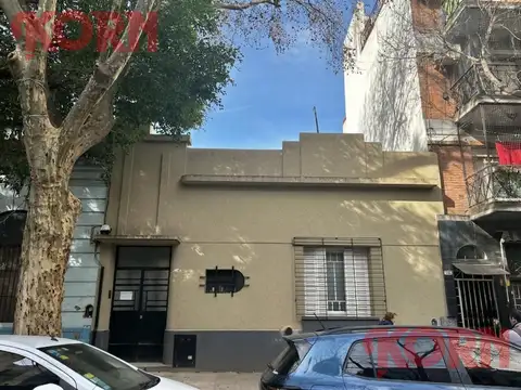 Venta renovado PH de 2 Ambientes con Patio Propio en Paternal. Apto Profesional y Crédito.