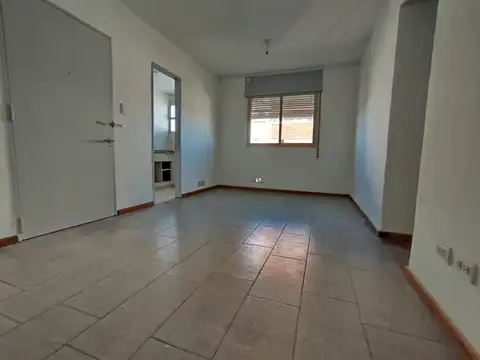 Dpto renovado amplias dimensiones 3 Dorm.