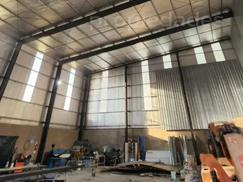 Galpon en Venta 46  mts Fondo