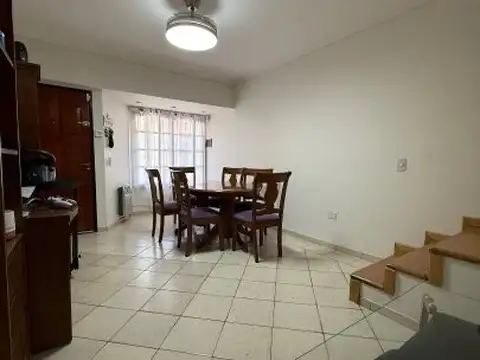 Depto Tipo Casa en Venta con 1 cocheras