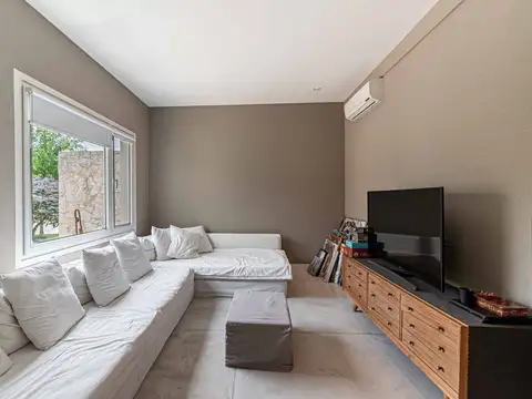 Casa en Venta con 4 cocheras