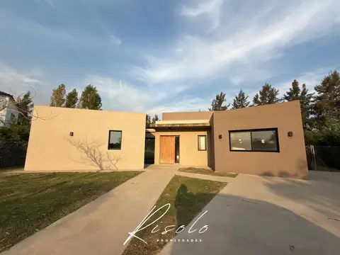 Casa en Venta, excelente terminaciones. 3 dorm. Escritorio. Pileta. Barrio Cerrado, Escobar