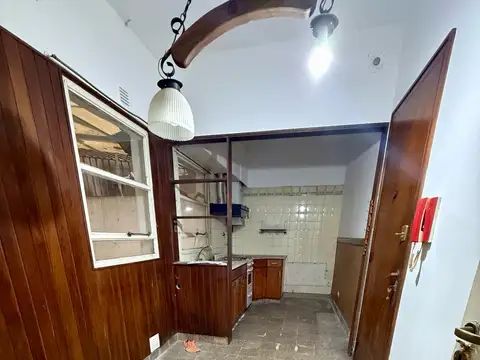 Departamento 8 ambientes con 2 baños