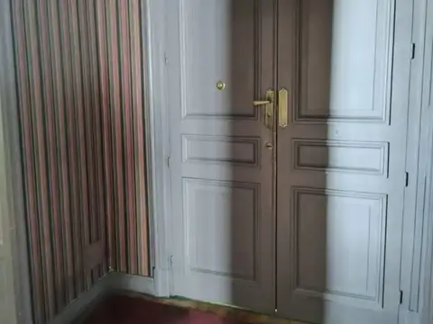 Oficina 9 ambientes con 3 baños