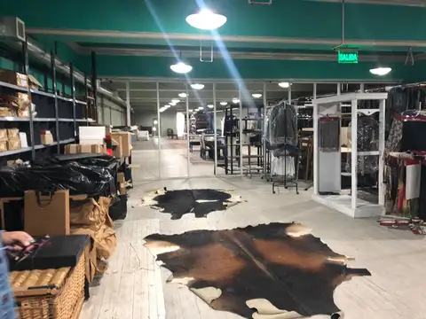 Galpon en Alquiler en Monserrat, USD 6.000