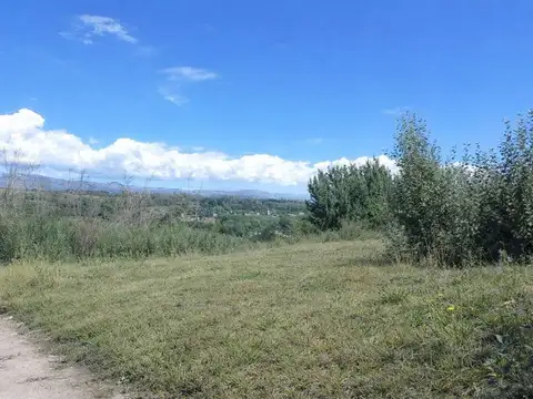 GRAN TERRENO 1600m2 EN VENTA V. YACANTO CALAMUCHIT