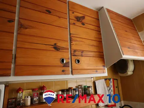 Casa 10 ambientes con 2 baños