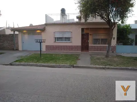 Dúplex en venta - 3 Dormitorios 2 Baños - Cochera - 166Mts2 - San Miguel