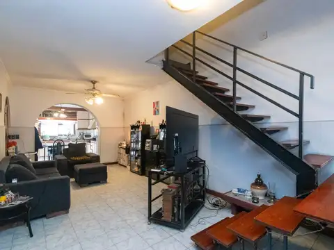 Casa 6 ambientes con 3 baños