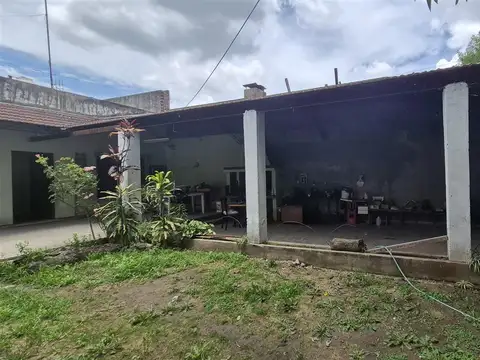 Casa en Venta con 3 cocheras