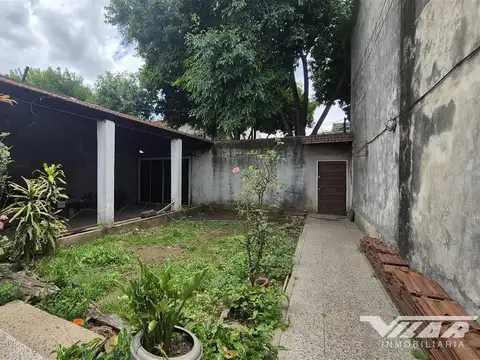 En venta Casa 4 amb. quincho, garaje, jardín, patio y terraza. Villa Martelli
