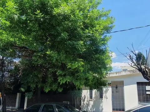 VENTA CASA 4 AMB C/ GJE 2 AUTOS – OLIVOS (POTENCIAL)
