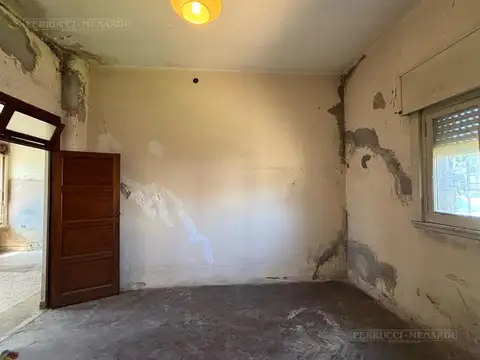 PH EN VENTA, A UNA CUADRA DE LA PLAZA SOLÍS