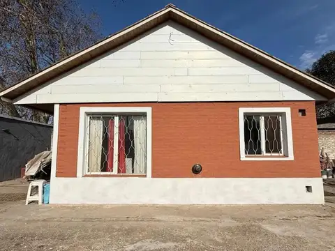 Casa 3 ambientes con 1 baño