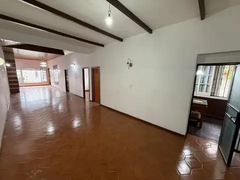 Casa en Alquiler en Ramos Mejía, $ 1.900.000