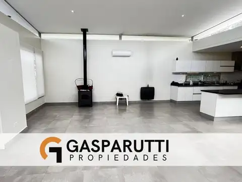 Casa 4 ambientes con 3 baños