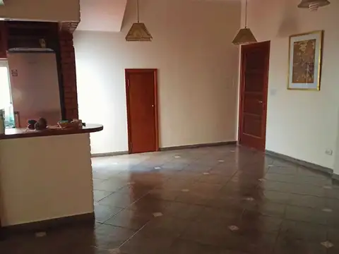 Depto Tipo Casa en Alquiler de 3 ambientes