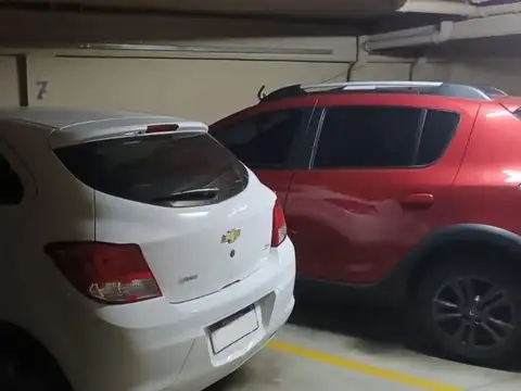 VENTA -DOS COCHERAS-FIJAS- CUBIERTAS- EN CIUDADELA