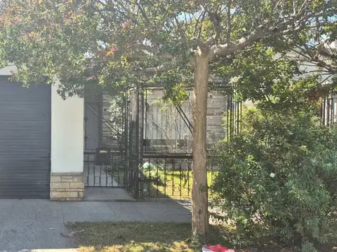 OPORTUNIDAD CASA Y TALLER A RECICLAR BERAZATEGUI