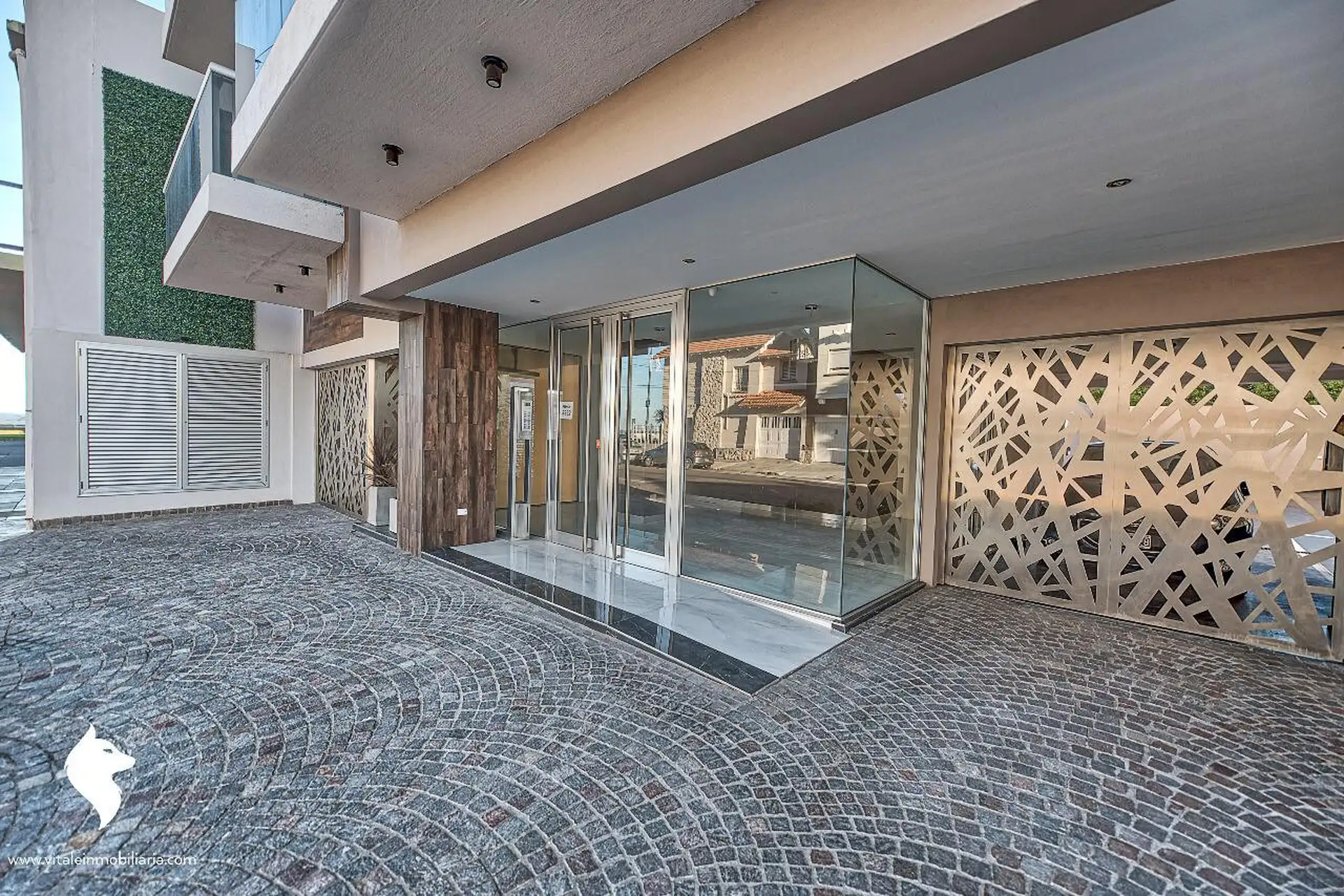 Depto 3 amb, 70m² con cochera y balcón — French 3300