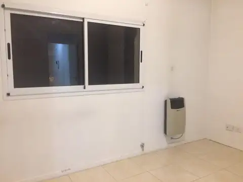 Departamento con cochera y Baulera