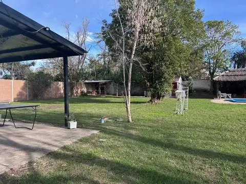 CASA 3 AMBIENTES CON QUINCHO Y PILETA, EN VILLA UDAONDO A METROS DE PARQUE LELOIR