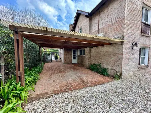 Casa 6 ambientes con 3 baños