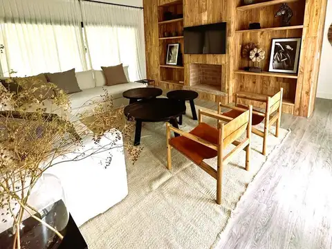 Casa 5 ambientes con 4 baños