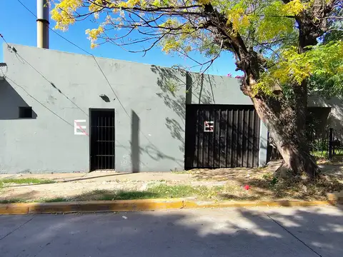 Local / Galpón En Esquina Estratégica 268m2 Gran Exposición Sobre Av. Uruguay